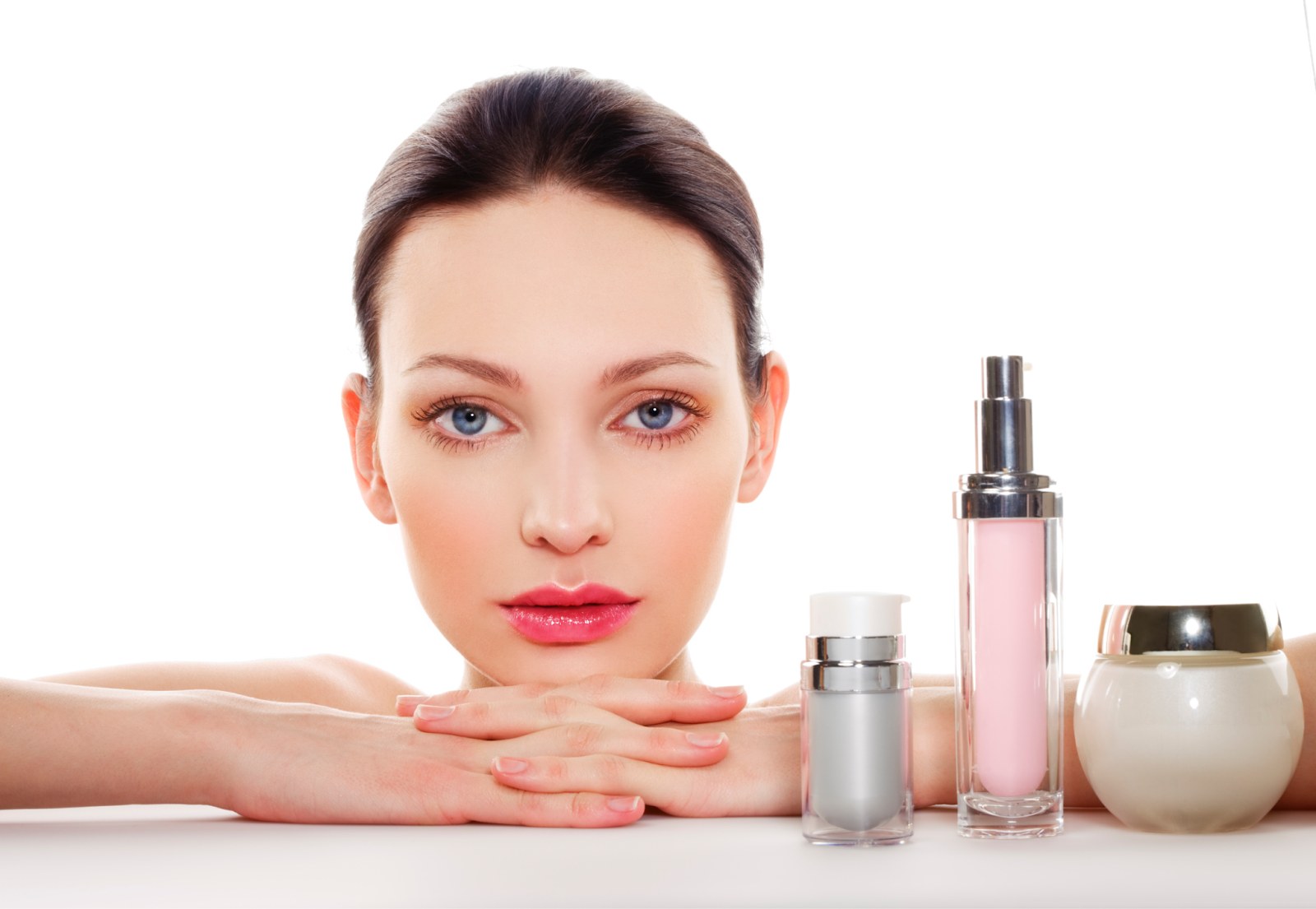 Da nhạy cảm cần lựa chọn mỹ phẩm phù hợp để tránh kích ứng và suy yếu hàng rào bảo vệ