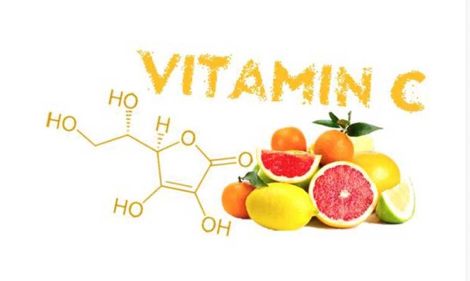 Vitamin C trong chăm sóc da giúp chống oxy hóa và dưỡng sáng
